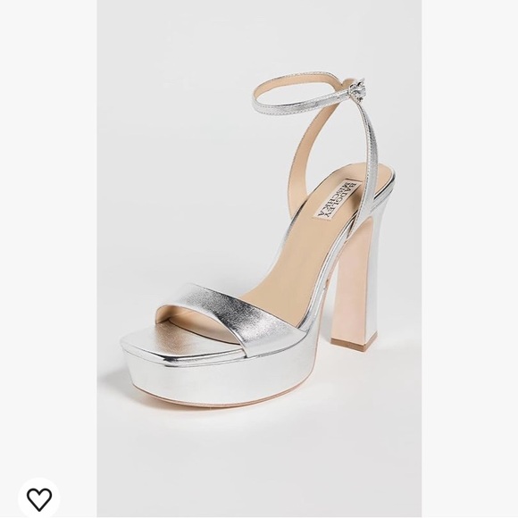NWB Badgley Mischka Caia Platform Sandal silver metallic hearts size 8 2083 - Picture 2 of 13